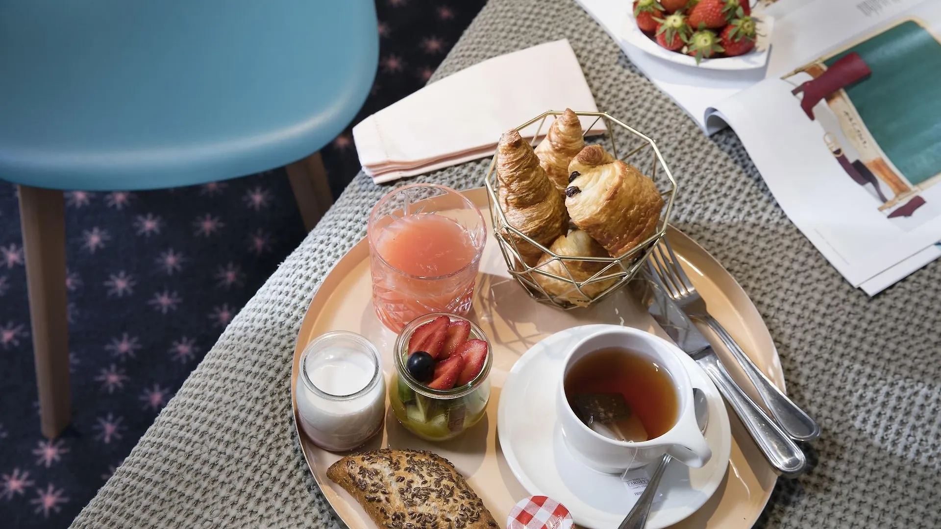 ***  Hotel Maxim Folies Paris France
