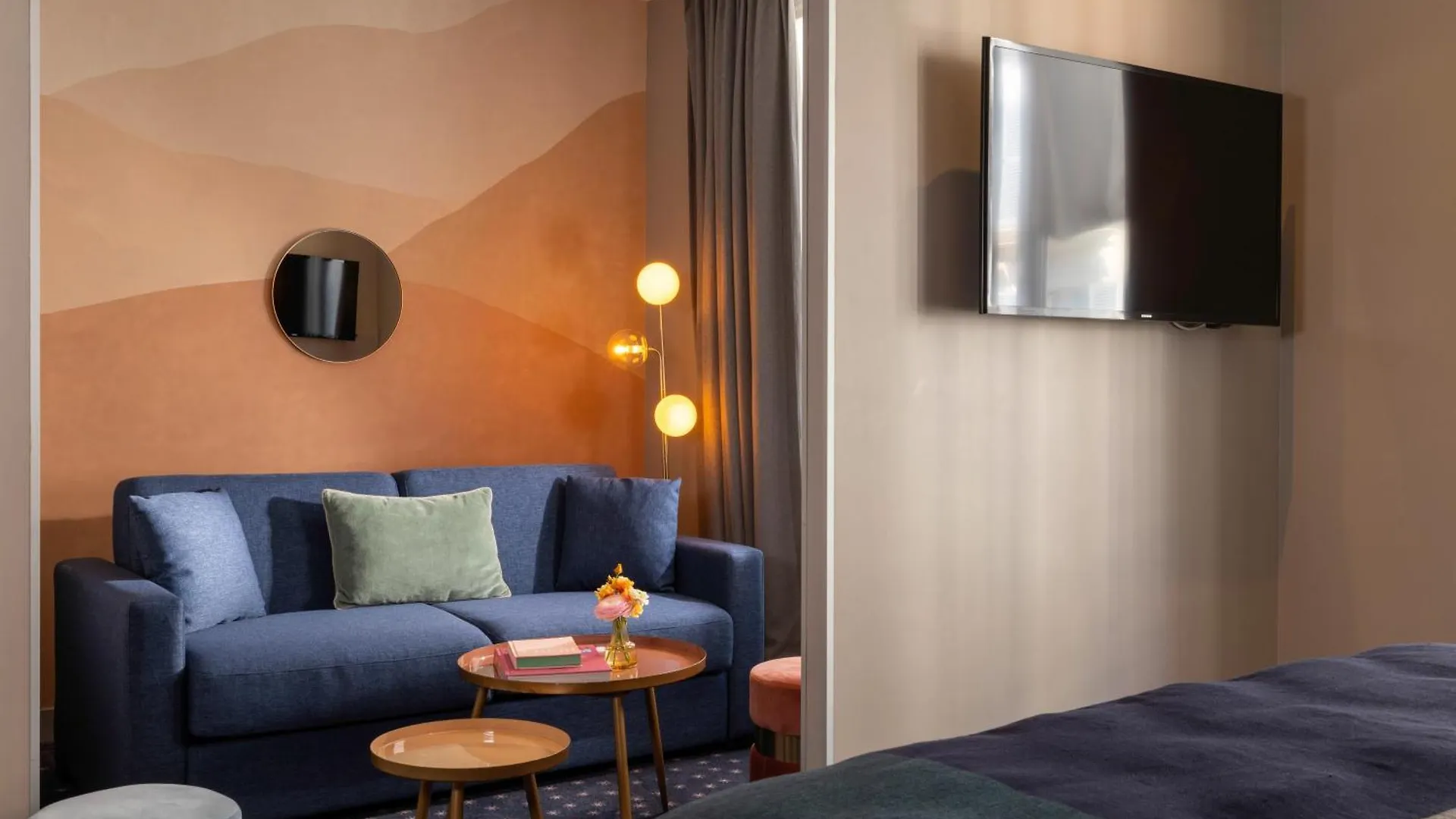 Hotel Maxim Folies Paris 3*,  France