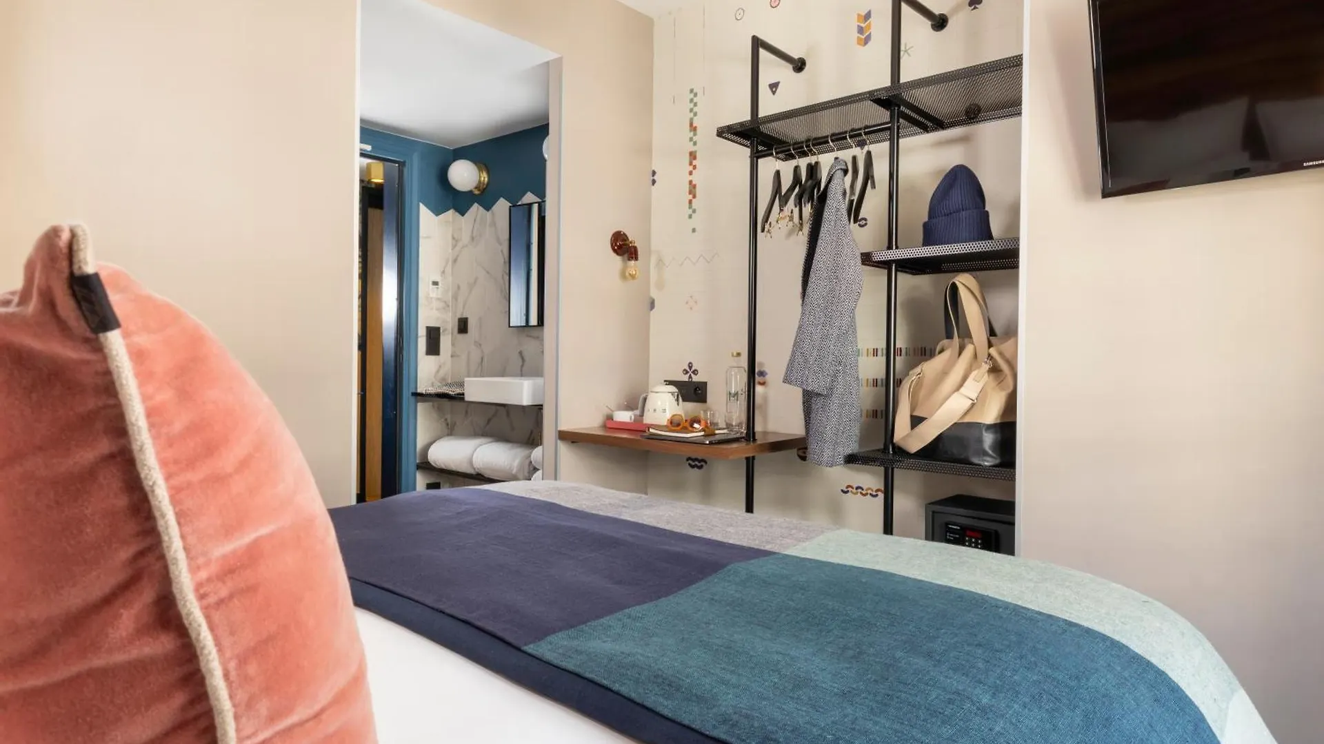 Hotel Maxim Folies Paris