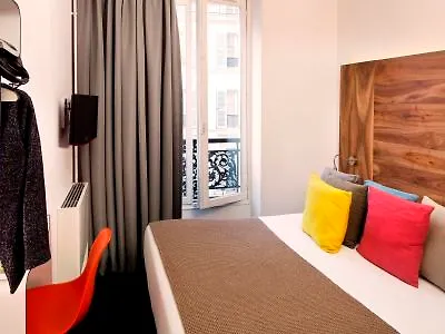 Hotel Maxim Folies Paris
