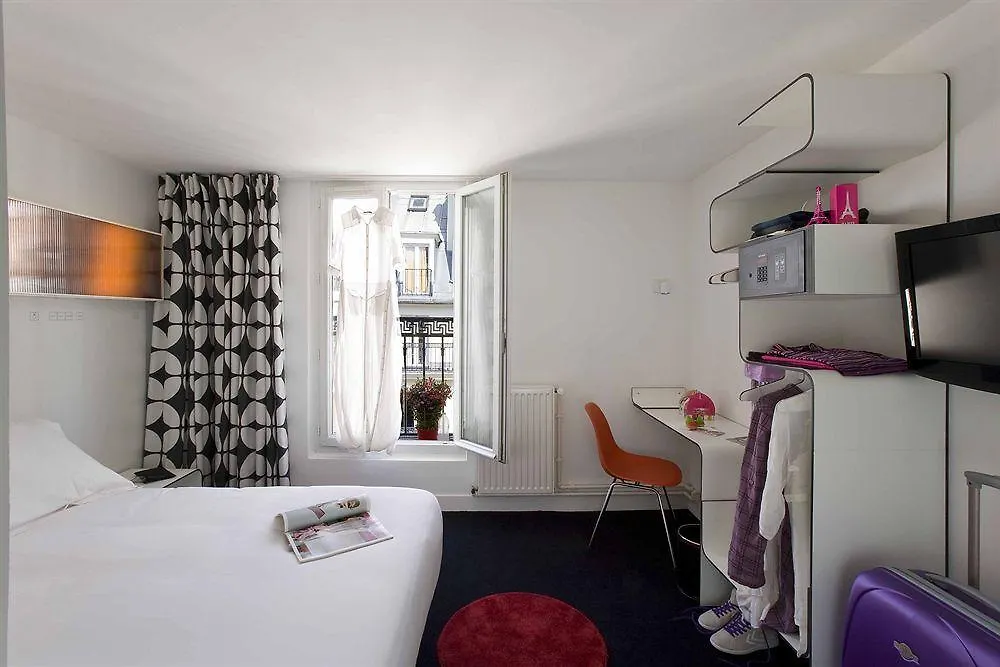 ***  Hotel Maxim Folies Paris Frankrike