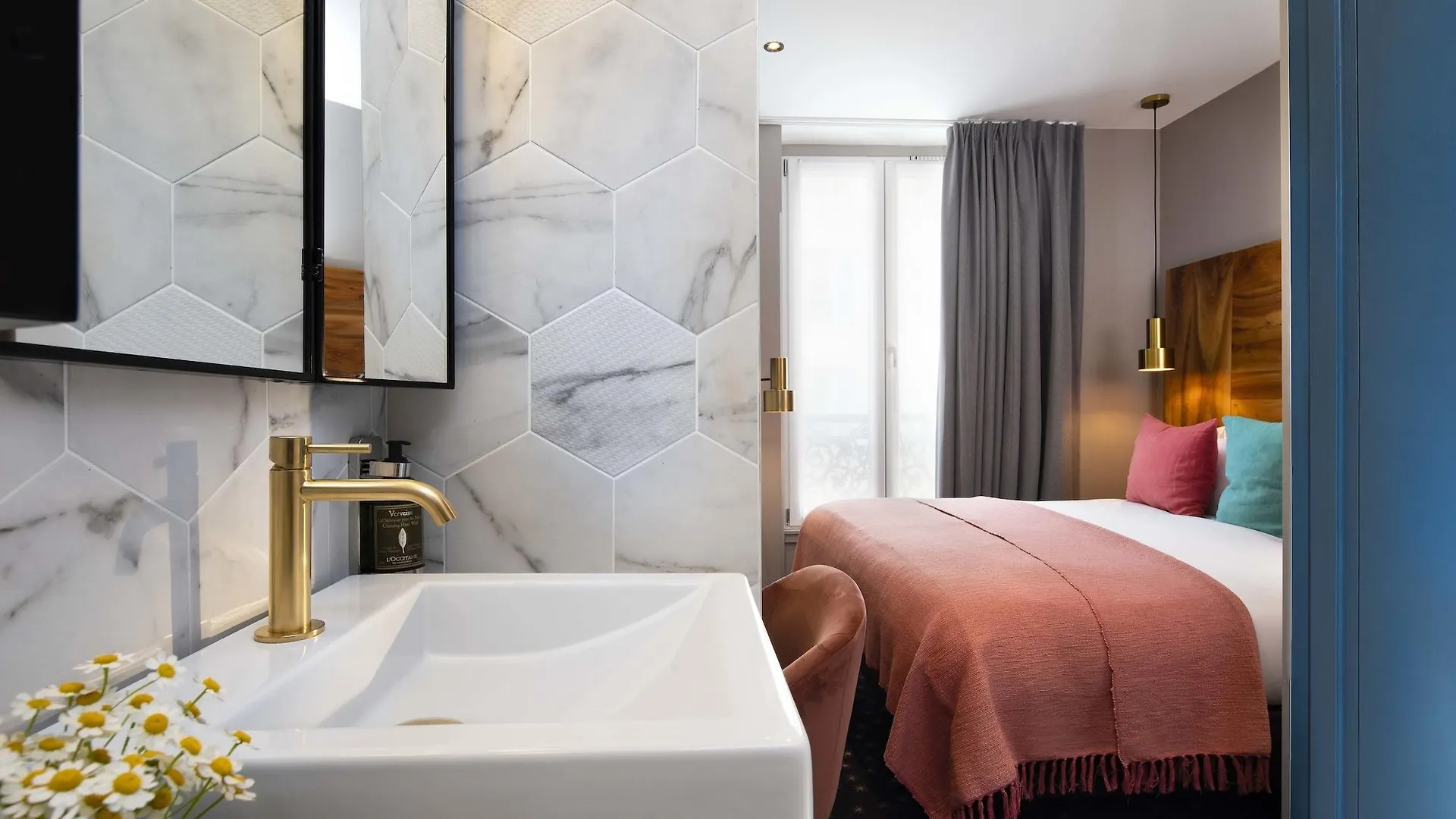 Hotel Maxim Folies Paris