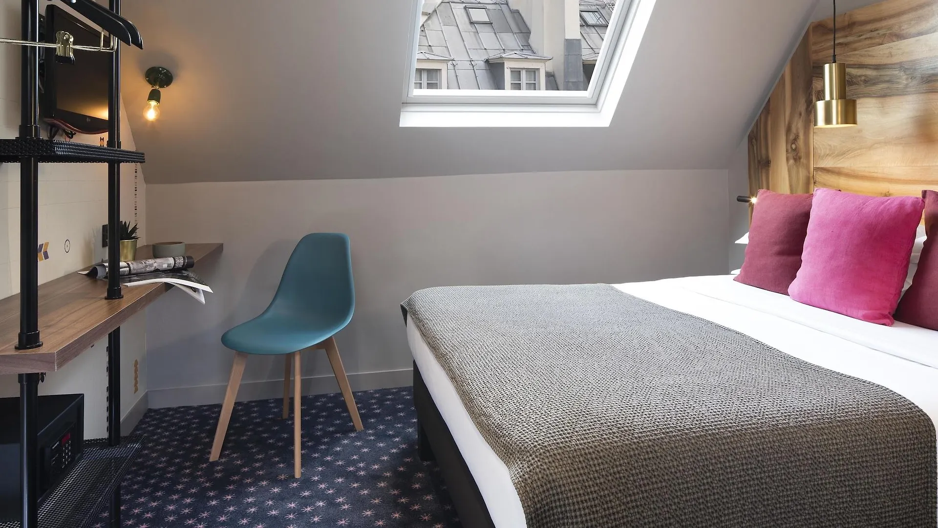 Hotel Maxim Folies Paris