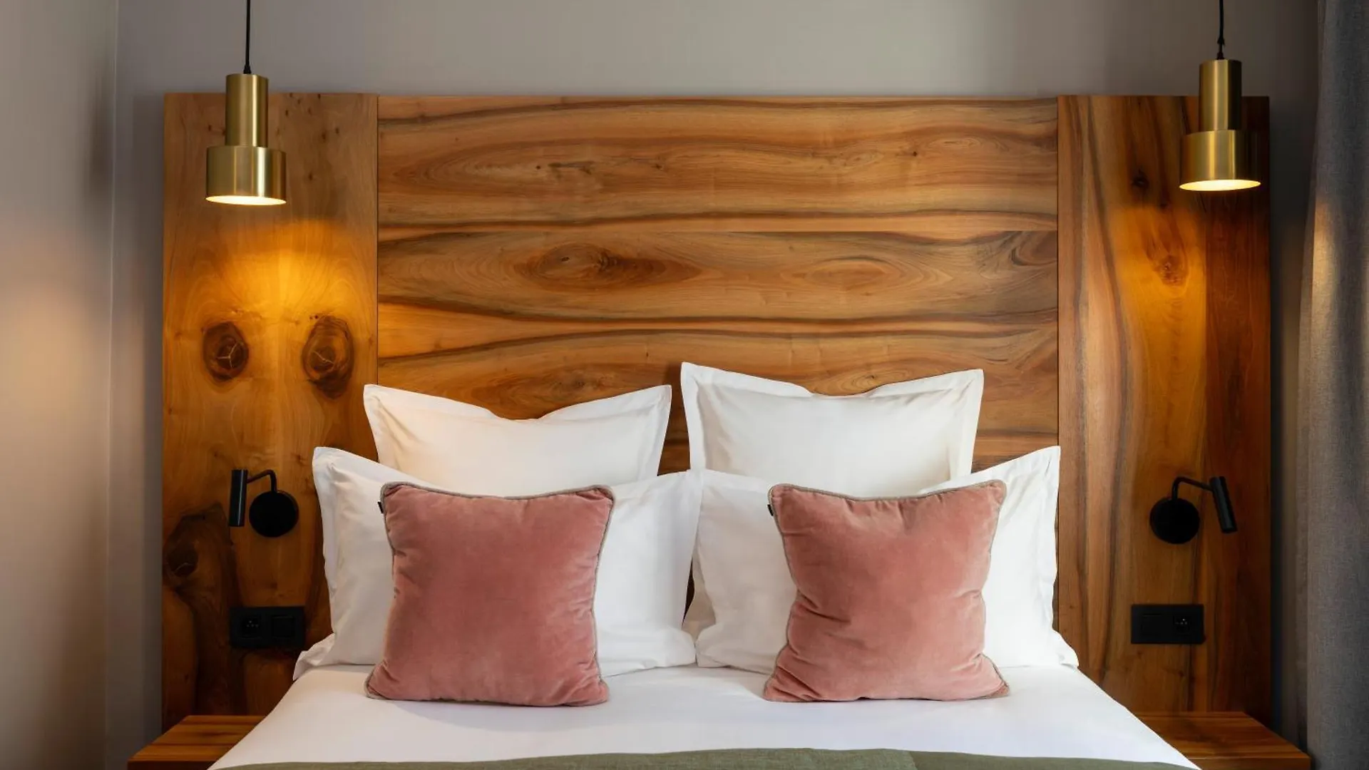 Hotel Maxim Folies Paris