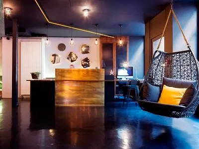 Hotel Maxim Folies Paris 3*,