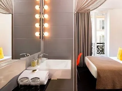 Hotel Maxim Folies Paris