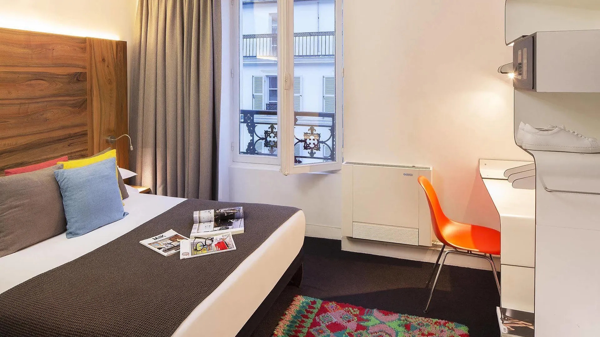 Hotel Maxim Folies Paris