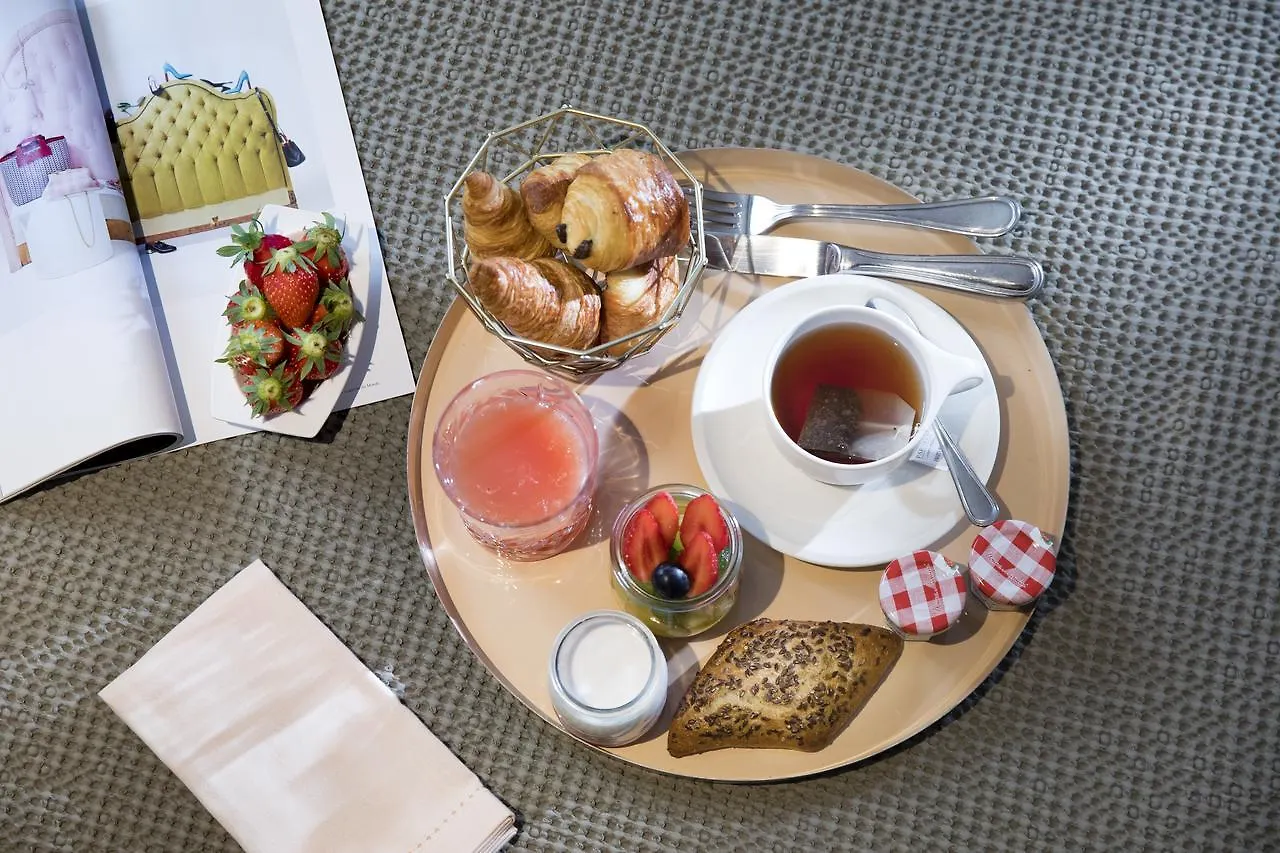 Hotel Maxim Folies Paris