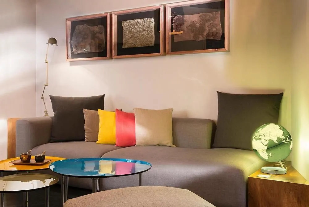 Hotel Maxim Folies Paris