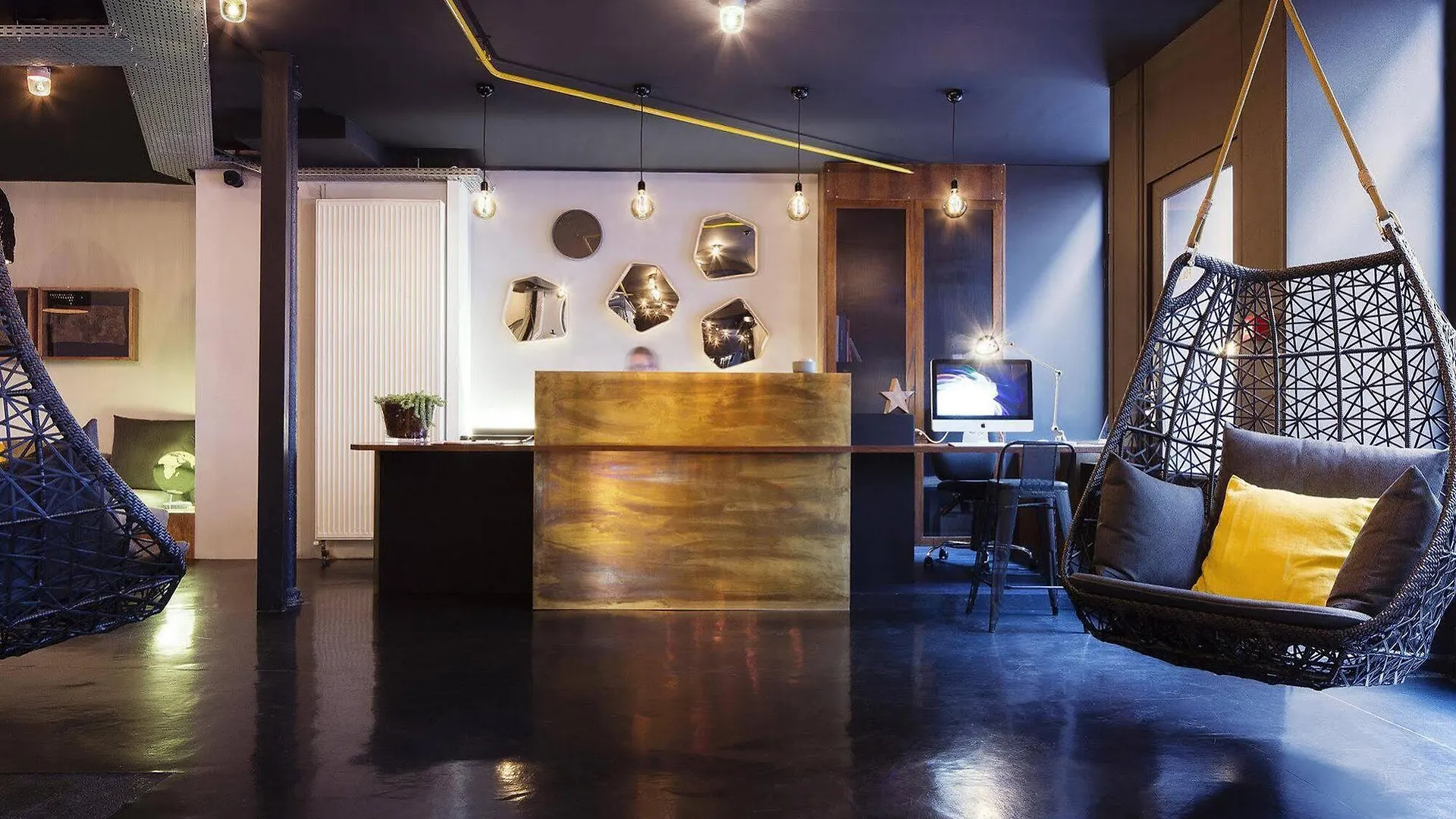 Hotel Maxim Folies Paris